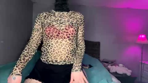 meowmeow_emma online show from November 2025 01:50:02 AM