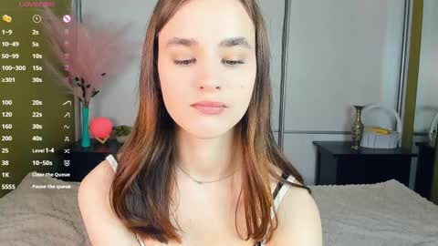 Snapshot of meoww_meows chatting on April 2026 11:41:01 AM Julie online show from April 2026 11:41:01 AM