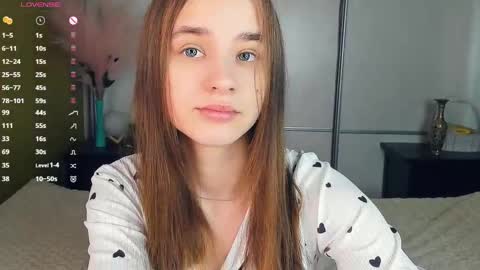 Snapshot of meoww_meows chatting on April 2026 10:48:01 AM Julie online show from April 2026 10:48:01 AM