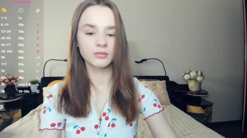 Snapshot of meoww_meows chatting on April 2026 07:25:02 AM Julie online show from April 2026 07:25:02 AM