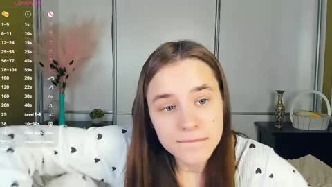 Snapshot of meoww_meows chatting on April 2026 07:11:01 AM Julie online show from April 2026 07:11:01 AM