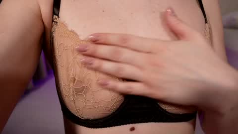 Snapshot of meowwmee chatting on April 2026 11:29:02 AM meowwmee online show from April 2026 11:29:02 AM