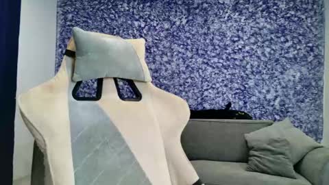 Snapshot of meowwmurr chatting on April 2026 04:46:02 AM Mia online show from April 2026 04:46:02 AM