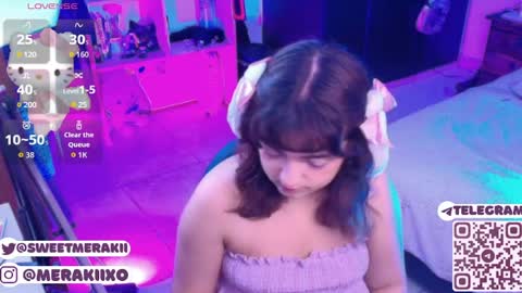 Snapshot of meraki_fraise chatting on April 2026 06:22:01 PM online show from April 2026 06:22:01 PM