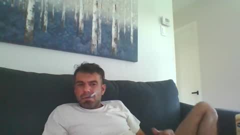 Snapshot of mercedes190d chatting on November 2025 08:00:01 PM Mercedes190d online show from November 2025 08:00:01 PM