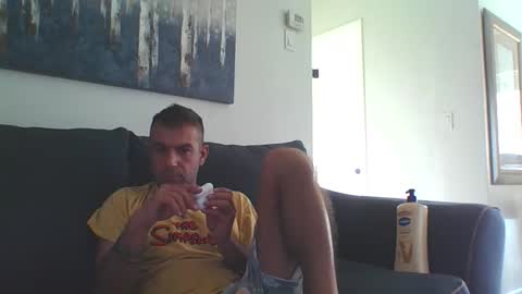 Snapshot of mercedes190d chatting on November 2025 02:21:02 PM Mercedes190d online show from November 2025 02:21:02 PM