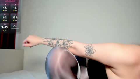 Snapshot of mercedescutee chatting on April 2026 03:20:02 PM mercedescutee online show from April 2026 03:20:02 PM