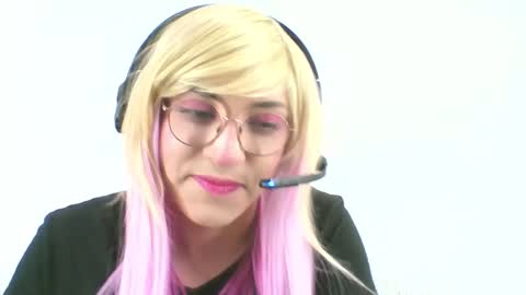 Snapshot of mercie_11 chatting on October 2025 03:05:01 AM MERCIE online show from October 2025 03:05:01 AM