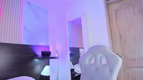 Snapshot of meredith_spencer chatting on January 2025 10:19:01 PM meredith_spencer online show from January 2025 10:19:01 PM