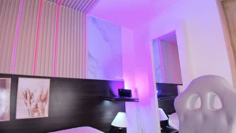 Snapshot of meredith_spencer chatting on February 2025 09:31:01 PM meredith_spencer online show from February 2025 09:31:01 PM