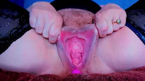 SOPHIE is the queen of squirt online show from March 2025 05:18:02 AM