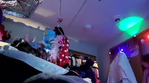 gurlnips online show from January 2025 04:08:01 PM