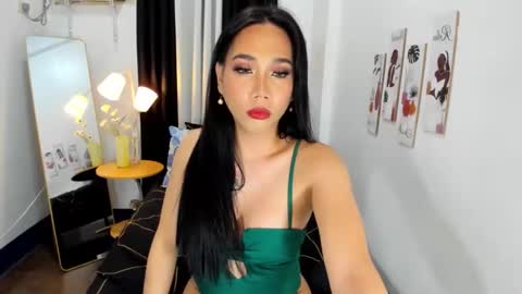 Snapshot of mereselaurelts chatting on October 2025 08:18:02 PM MereseLaurelTS online show from October 2025 08:18:02 PM