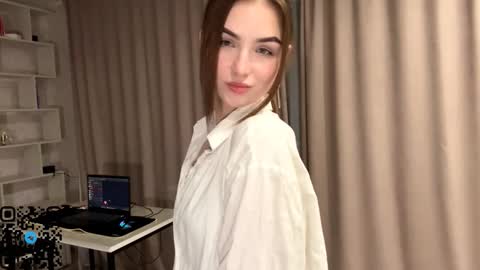 Rina online show from October 2025 06:08:02 PM