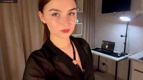 Rina online show from November 2025 08:09:01 PM