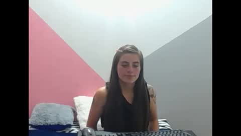 Snapshot of merily_duff chatting on November 2025 06:51:02 PM MERILY online show from November 2025 06:51:02 PM