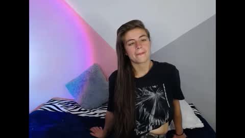 Snapshot of merily_duff chatting on November 2025 06:42:02 PM MERILY online show from November 2025 06:42:02 PM