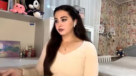 Enni online show from November 2025 06:18:02 PM