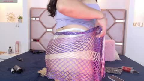 Snapshot of merlia_02 chatting on April 2026 02:43:01 PM Merlia online show from April 2026 02:43:01 PM