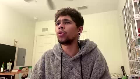 Snapshot of merlinharriss chatting on February 2025 09:04:01 PM Merlinz Magic online show from February 2025 09:04:01 PM