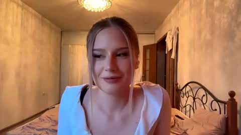 Snapshot of merrileesmoldt chatting on June 2026 02:32:02 PM Stefani online show from June 2026 02:32:02 PM