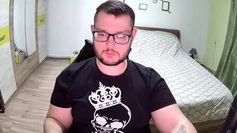 Snapshot of merrykayy chatting on April 2026 06:42:01 PM King and Queen online show from April 2026 06:42:01 PM