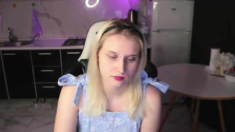 Snapshot of mertyxxx chatting on April 2026 09:12:02 PM Merty online show from April 2026 09:12:02 PM