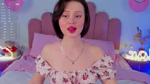 Snapshot of merylew chatting on March 2025 09:35:02 AM Anna online show from March 2025 09:35:02 AM