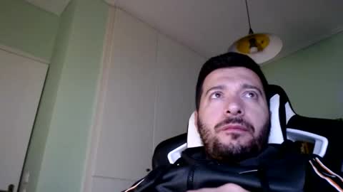 Snapshot of metalic18 chatting on November 2025 05:50:01 AM FunnyTimeHere online show from November 2025 05:50:01 AM