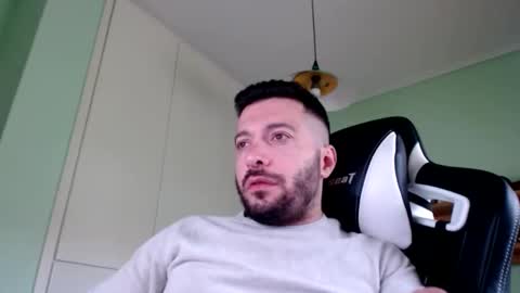 Snapshot of metalic18 chatting on April 2026 08:40:01 AM FunnyTimeHere online show from April 2026 08:40:01 AM