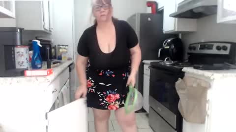 Mommy Jaxx online show from December 2024 05:59:02 PM