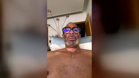 Snapshot of metis23x5cm chatting on April 2026 12:13:01 AM Metis23cm online show from April 2026 12:13:01 AM