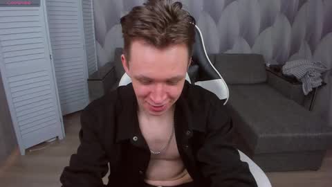 Snapshot of meverik_oushen chatting on April 2026 01:23:02 PM MEVERIK OUSHEN online show from April 2026 01:23:02 PM