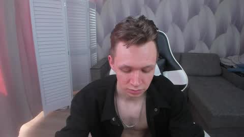 Snapshot of meverik_oushen chatting on April 2026 01:27:02 PM MEVERIK OUSHEN online show from April 2026 01:27:02 PM