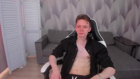 Snapshot of meverik_oushen chatting on April 2026 01:16:02 PM MEVERIK OUSHEN online show from April 2026 01:16:02 PM