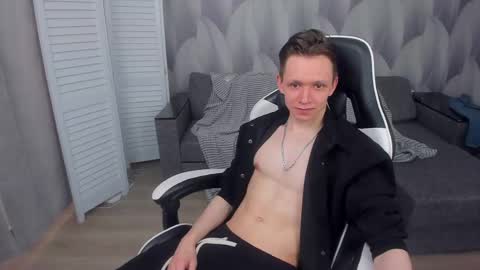 Snapshot of meverik_oushen chatting on April 2026 07:25:02 AM MEVERIK OUSHEN online show from April 2026 07:25:02 AM