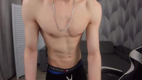 Snapshot of meverik_oushen chatting on April 2026 07:04:02 PM MEVERIK OUSHEN online show from April 2026 07:04:02 PM