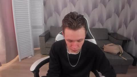 Snapshot of meverik_oushen chatting on April 2026 01:24:01 PM MEVERIK OUSHEN online show from April 2026 01:24:01 PM