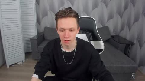 Snapshot of meverik_oushen chatting on April 2026 03:40:02 PM MEVERIK OUSHEN online show from April 2026 03:40:02 PM