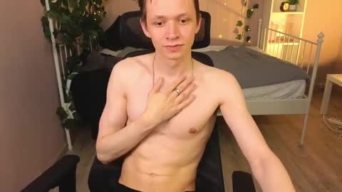 Snapshot of meverik_oushen chatting on May 2026 08:50:01 PM MEVERIK OUSHEN online show from May 2026 08:50:01 PM