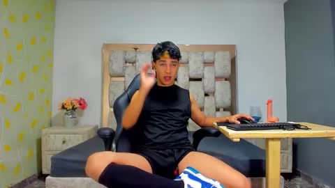 Snapshot of mexwilliams chatting on December 2025 12:43:02 PM mexwilliams online show from December 2025 12:43:02 PM