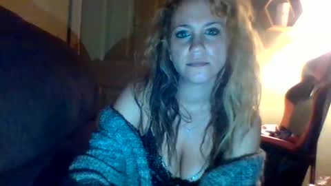 Snapshot of mezzy69 chatting on April 2026 08:15:01 AM mezzy69 online show from April 2026 08:15:01 AM