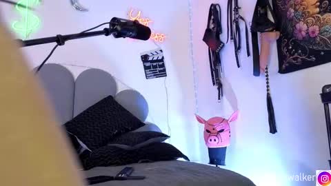 Snapshot of mhiacorleone chatting on September 2025 09:21:02 AM Mistress Corleone online show from September 2025 09:21:02 AM