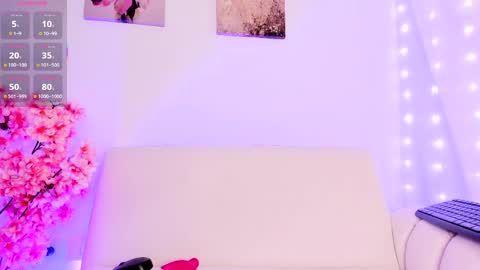 Mia online show from April 2026 07:58:01 PM