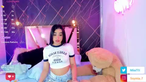 Snapshot of mia77_ chatting on November 2025 02:22:02 AM Mia online show from November 2025 02:22:02 AM