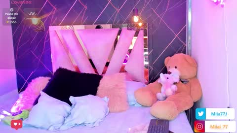 Snapshot of mia77_ chatting on January 2026 03:43:02 AM Mia online show from January 2026 03:43:02 AM