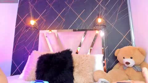 Snapshot of mia77_ chatting on February 2026 03:13:01 AM Mia online show from February 2026 03:13:01 AM