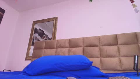 Emi online show from January 2025 07:18:02 PM