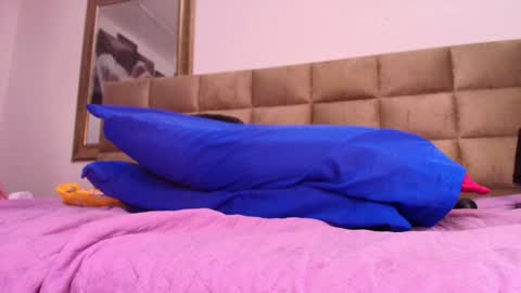 Emi online show from February 2025 01:23:02 AM