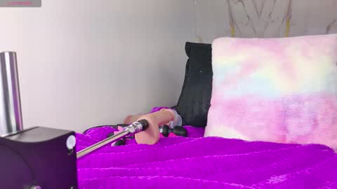 Snapshot of mia__099 chatting on October 2025 08:15:02 PM Mia Blonde online show from October 2025 08:15:02 PM